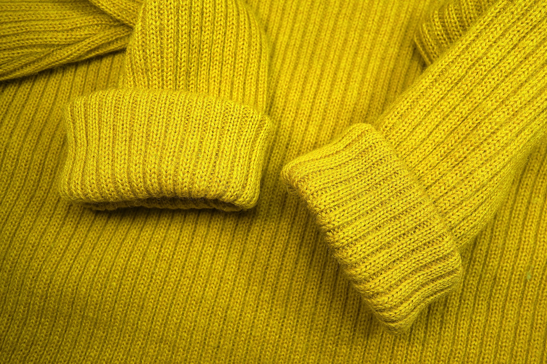 sweater-3124635_1920.jpg